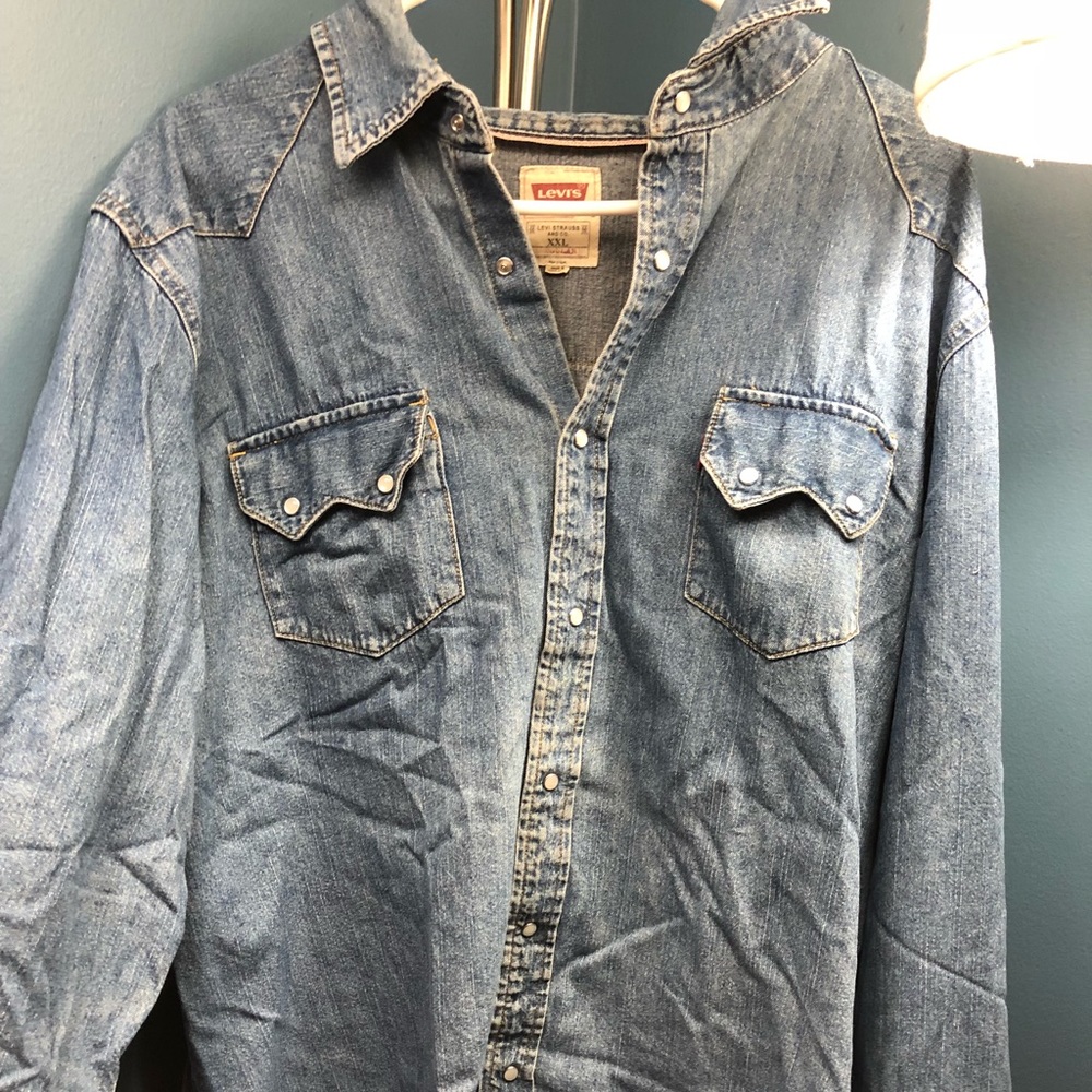 Denim Levi’s Shirt - Picture 1 of 3